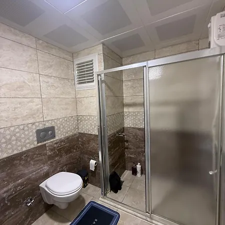 Kraliçe Two